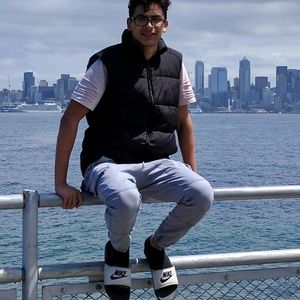 Meet your Posher, Ayman